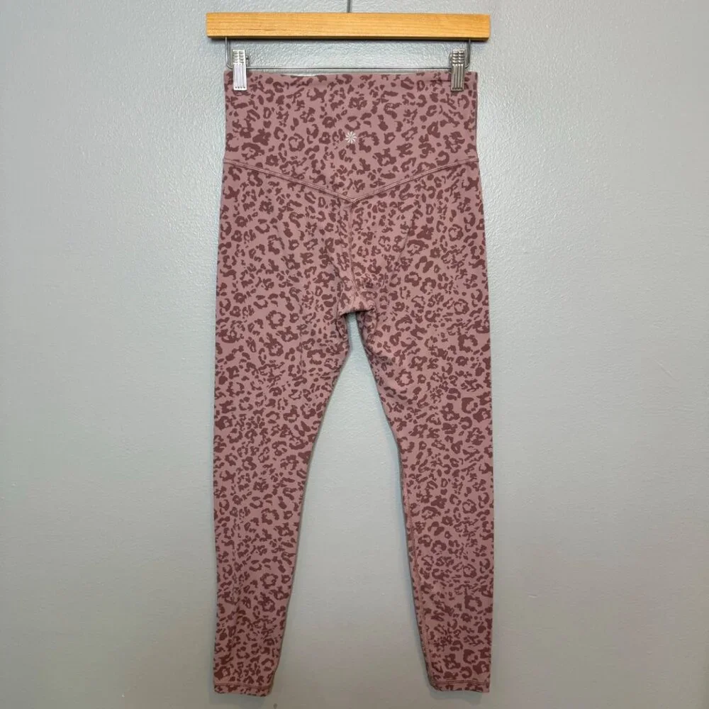 ATHLETA elation ultra high rise tight in mauve leopard size S - Picture 4 of 7